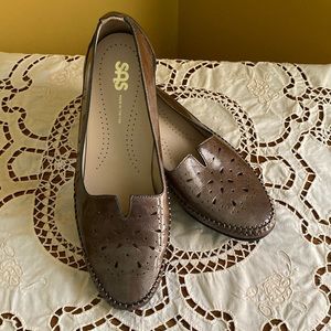 Sale!! SAS Sonyo patent leather slip on dressy pump loafer moccasin style. NWOT